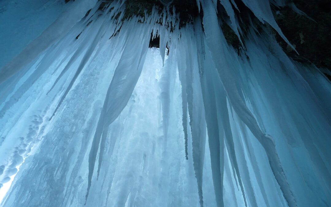 ice-curtain-16573_1280